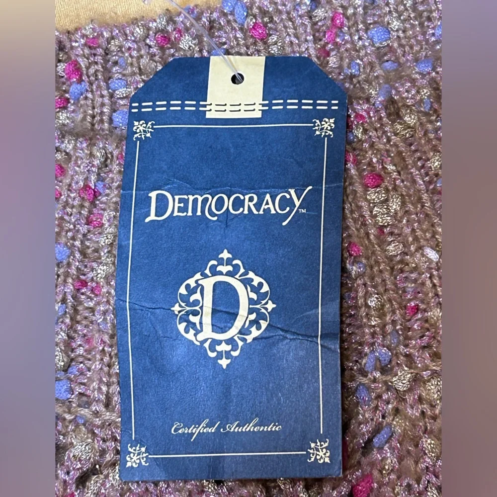 Democracy Open Weave Sweater Size Medium - Picture 9 of 9